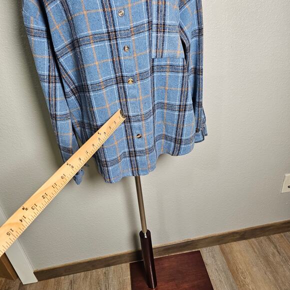 BKE Boyfriend Thick but Soft Boxy Fit Button Up Flannel Lg PTP 23 Length 26 - Picture 2 of 10
